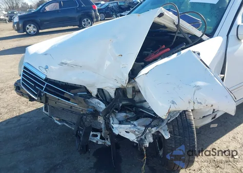 2000 Mercedes-Benz E 320 z USA, uszkodzony, nr VIN WDBJF65J2YB111994